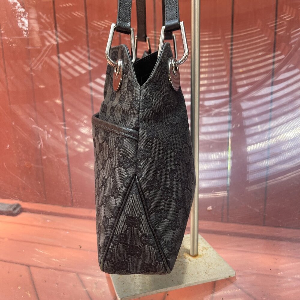 Gucci Eclipse GG Canvas/patent leather Medium Black Tote - Picture 17 of 17